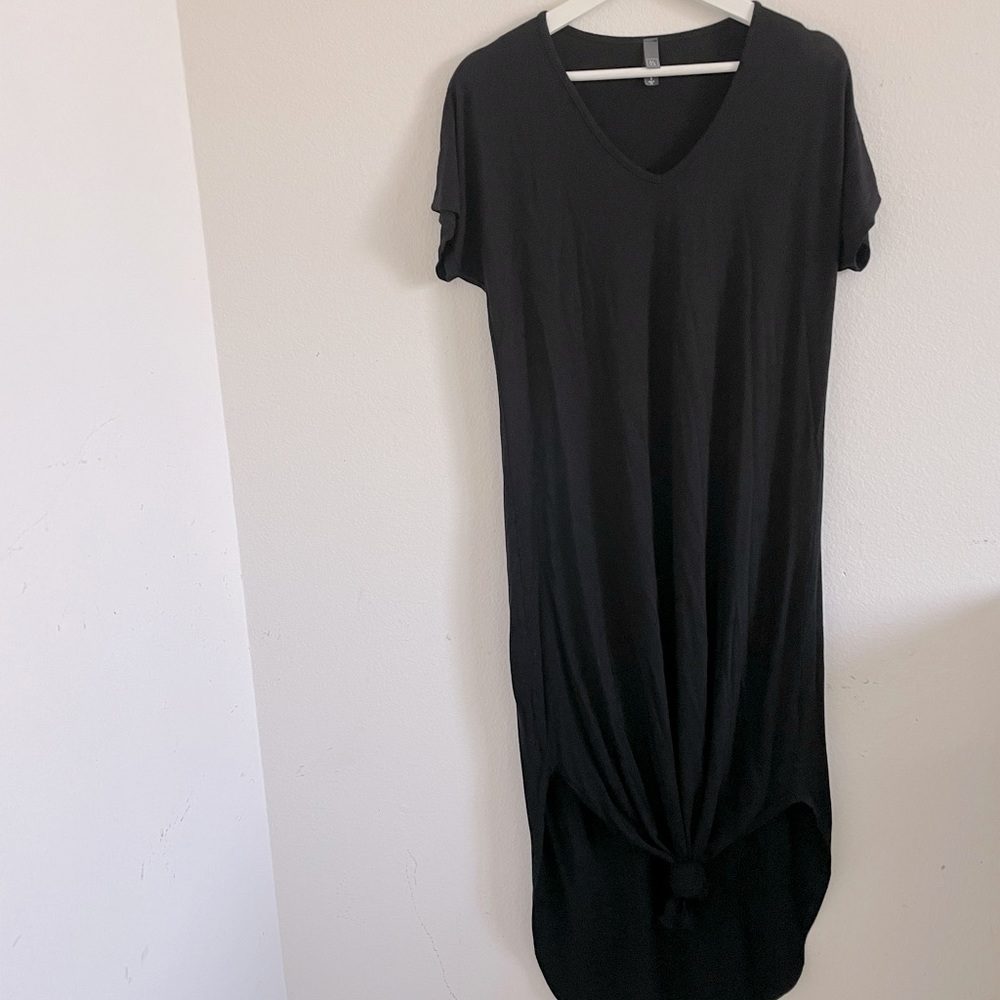 ALYA BLACK SHORT SLEEVE FLOWY MAXI DRESS